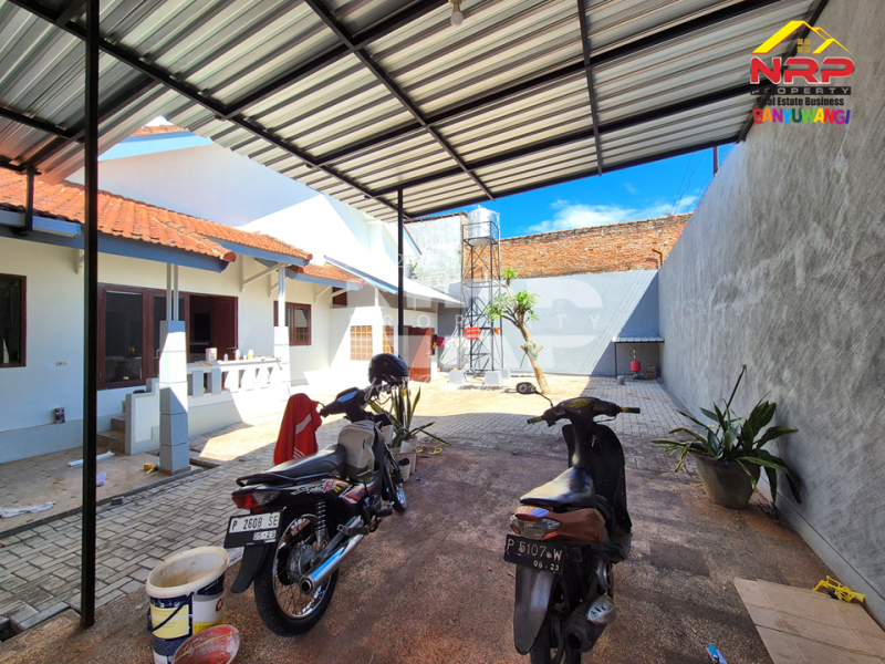 Disewakan Rumah Luas dan Exclusive Full Furniture di Jl. Mendut Banyuwangi  Disewakan rumah mewah di banyuwangi kota  Disewakan Rumah Luas dan Exclusive Full Furniture di Jl. Mendut Banyuwangi&nbsp;
Hunian Nyaman di Pusat Kota Banyuwangi.
Lokasi Sangat Strategis, dekat NRP BANYUWANGI