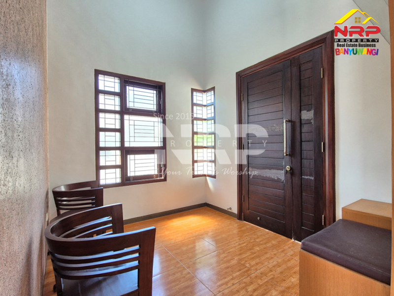 Disewakan Rumah Luas dan Exclusive Full Furniture di Jl. Mendut Banyuwangi  Disewakan rumah mewah di banyuwangi kota  Disewakan Rumah Luas dan Exclusive Full Furniture di Jl. Mendut Banyuwangi&nbsp;
Hunian Nyaman di Pusat Kota Banyuwangi.
Lokasi Sangat Strategis, dekat NRP BANYUWANGI