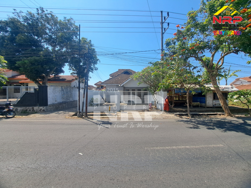 Disewakan Rumah luas dan Prospek di Kebalenan - Banyuwangi Disewakan Rumah luas dan Prospek di Kebalenan - Banyuwangi Disewakan Rumah luas dan Prospek di Kebalenan - Banyuwangi
Premium Location di Pusat Kota Banyuwangi. Kawasan perumahan dan perkantoran/Industri&nbsp;
Cocok NRP BANYUWANGI