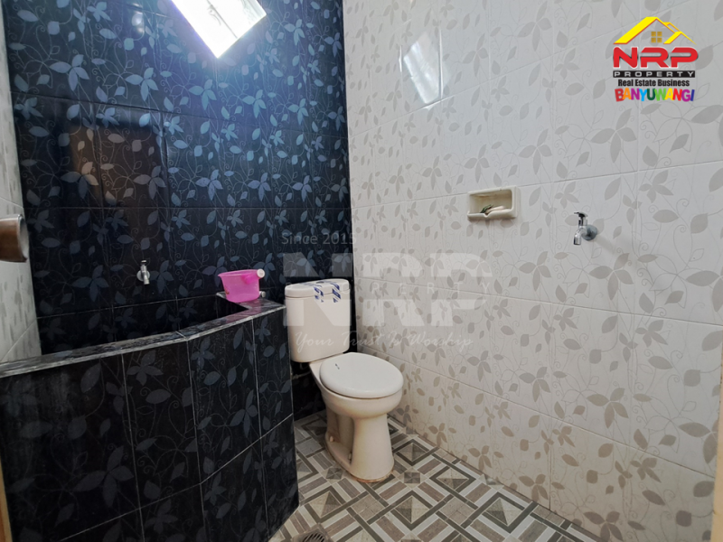 Disewakan Rumah Luas Murah di Banyuwangi Kota  Disewakan Rumah Luas Murah di Banyuwangi Kota  Disewakan Rumah Luas Murah di Banyuwangi Kota&nbsp;
250 meter dari Jl. Adi Sucipto - Banyuwangi&nbsp;
Dekat dengan Fasilitas Pendidikan, Perbelanjaan, NRP BANYUWANGI