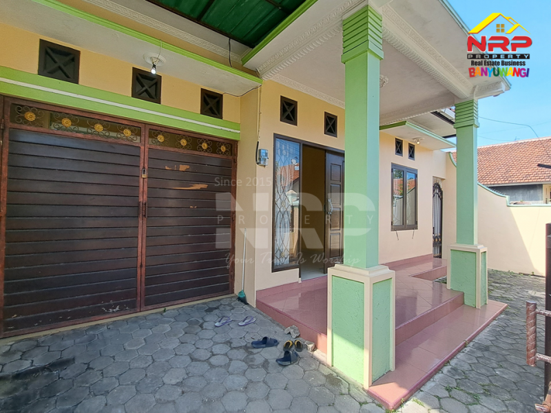Disewakan Rumah Luas Murah di Banyuwangi Kota  Disewakan Rumah Luas Murah di Banyuwangi Kota  Disewakan Rumah Luas Murah di Banyuwangi Kota&nbsp;
250 meter dari Jl. Adi Sucipto - Banyuwangi&nbsp;
Dekat dengan Fasilitas Pendidikan, Perbelanjaan, NRP BANYUWANGI