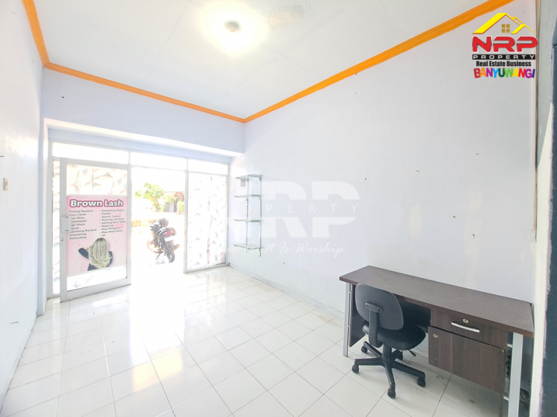 Disewakan Rumah Minimalis dengan Ruang Usaha di Kebalenan - Banyuwangi Disewakan Bulanan Rumah Minimalis dengan Ruang Usaha di Kebalenan - Banyuwangi Disewakan Rumah Minimalis dengan Ruang Usaha di Kebalenan - Banyuwangi
Hunian Nyaman di Pusat Kota Banyuwangi
Akses 0 Jalan Provinsi "Jl. NRP BANYUWANGI