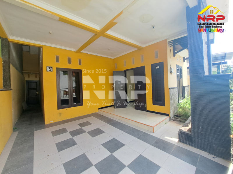 Disewakan Rumah Minimalis di Jl. Agus Salim Banyuwangi kota  Disewakan Rumah Minimalis di Jl. Agus Salim Banyuwangi kota  Disewakan Rumah Luas di Jl. Agus Salim, cocok untuk keluarga yang butuh ruang ekstra dan lingkungan yang nyaman.
Lokasi strategis, akses mudah, dan siap NRP BANYUWANGI
