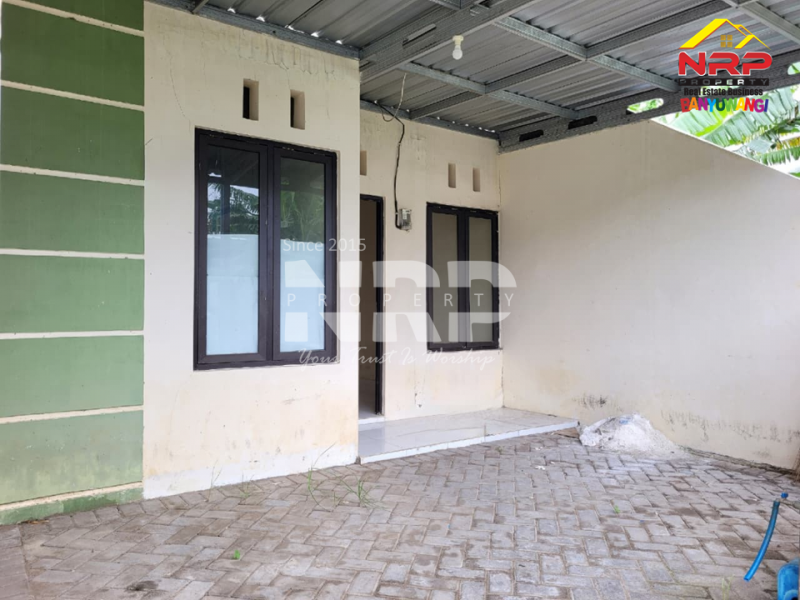 Disewakan Rumah Minimalis di Kebalenan - Banyuwangi  Disewakan Rumah Minimalis di Kebalenan - Banyuwangi  Disewakan Rumah Minimalis di Kebalenan - Banyuwangi&nbsp;
Hunian berada di kawasan perumahan, Lingkungan Asri, nyaman dan aman.&nbsp;

LT/LB : 60/36 m2
SHM NRP BANYUWANGI