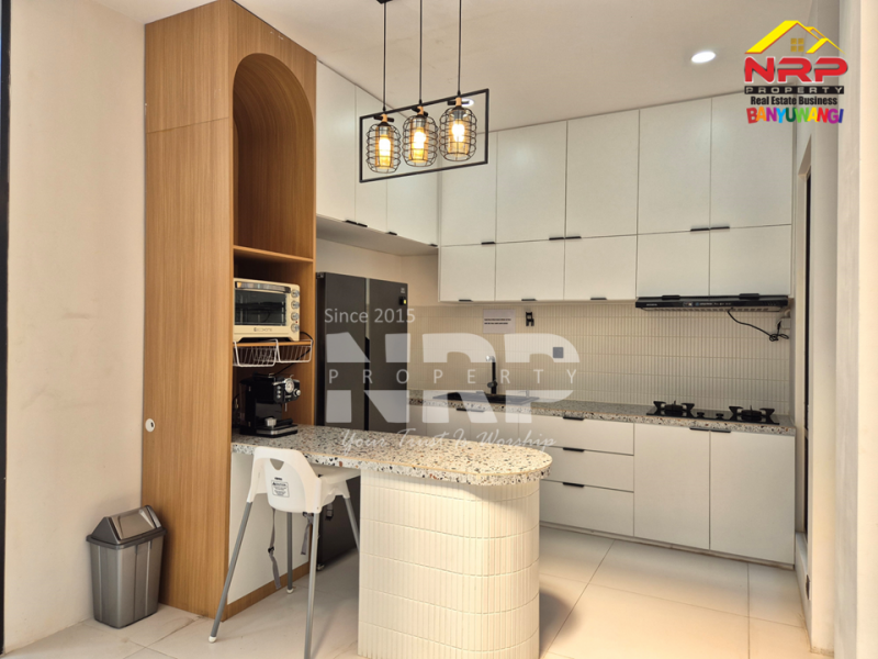 DISEWAKAN RUMAH MODERN FULL FURNITURE 2 LANTAI DI TAMANBARU - BANYUWANGI DISEWAKAN RUMAH MODERN FULL FURNITURE 2 LANTAI DI TAMANBARU - BANYUWANGI DISEWAKAN RUMAH MODERN FULL FURNITURE 2 LANTAI DI TAMANBARU - BANYUWANGI
Terletak di Kawasan Perumahan dengan keamanan dan fasilitas umum yang NRP BANYUWANGI