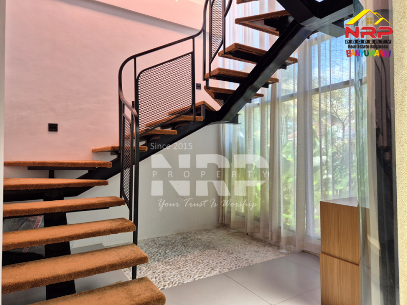 DISEWAKAN RUMAH MODERN FULL FURNITURE 2 LANTAI DI TAMANBARU - BANYUWANGI DISEWAKAN RUMAH MODERN FULL FURNITURE 2 LANTAI DI TAMANBARU - BANYUWANGI DISEWAKAN RUMAH MODERN FULL FURNITURE 2 LANTAI DI TAMANBARU - BANYUWANGI
Terletak di Kawasan Perumahan dengan keamanan dan fasilitas umum yang NRP BANYUWANGI