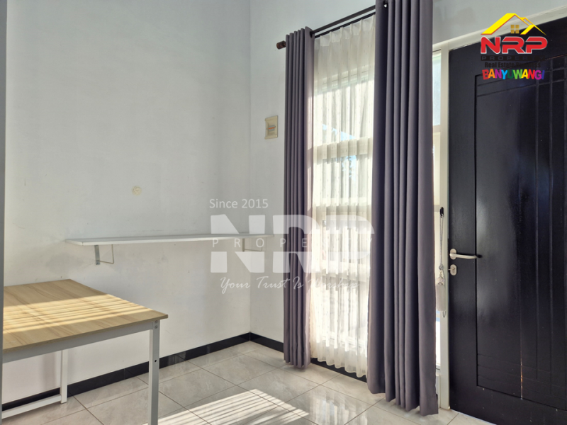 DISEWAKAN RUMAH MODERN FULL PERABOT DI TAMANBARU - BANYUWANGI Disewakan rumah elit full perabot di Tamanbaru Banyuwangi  DISEWAKAN RUMAH MODERN FULL FURNITURE DI TAMANBARU - BANYUWANGI
Terletak di Kawasan Perumahan dengan keamanan dan fasilitas umum yang NRP BANYUWANGI
