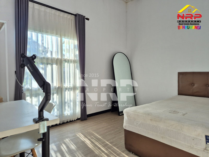 DISEWAKAN RUMAH MODERN FULL PERABOT DI TAMANBARU - BANYUWANGI Disewakan rumah elit full perabot di Tamanbaru Banyuwangi  DISEWAKAN RUMAH MODERN FULL FURNITURE DI TAMANBARU - BANYUWANGI
Terletak di Kawasan Perumahan dengan keamanan dan fasilitas umum yang NRP BANYUWANGI