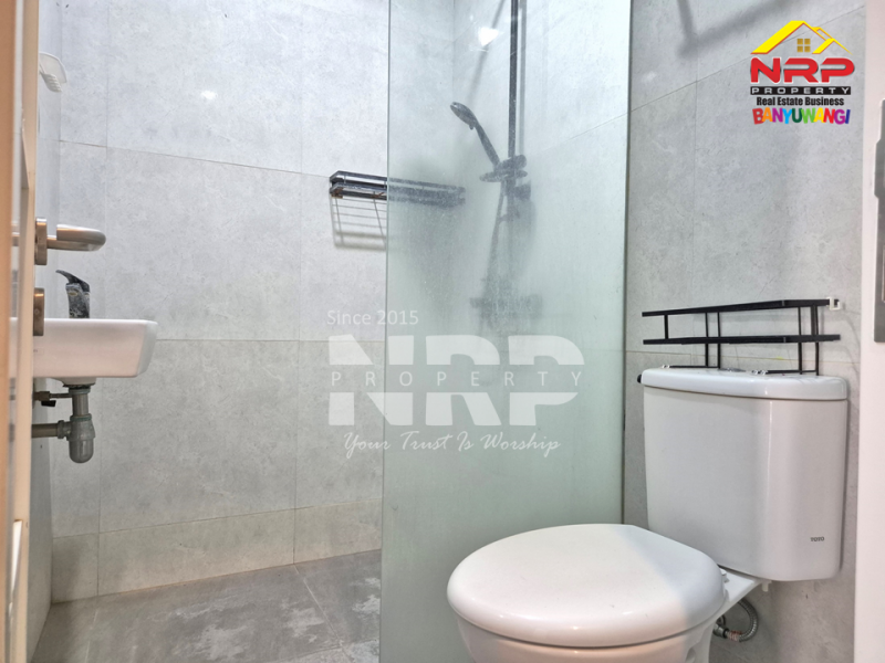 DISEWAKAN RUMAH MODERN FULL PERABOT DI TAMANBARU - BANYUWANGI Disewakan rumah elit full perabot di Tamanbaru Banyuwangi  DISEWAKAN RUMAH MODERN FULL FURNITURE DI TAMANBARU - BANYUWANGI
Terletak di Kawasan Perumahan dengan keamanan dan fasilitas umum yang NRP BANYUWANGI