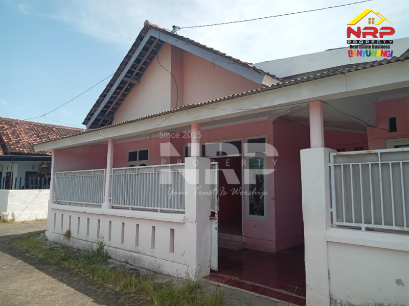 Disewakan Rumah Murah di Giri - Banyuwangi  Disewakan Rumah Murah di Giri - Banyuwangi  Disewakan Rumah Murah di Giri - Banyuwangi&nbsp;
Kawasan perumahan, Lokasinya juga mudah diakses&nbsp;
Terletak 50 Meter dari Jalan Utama Raden Wijaya - NRP BANYUWANGI
