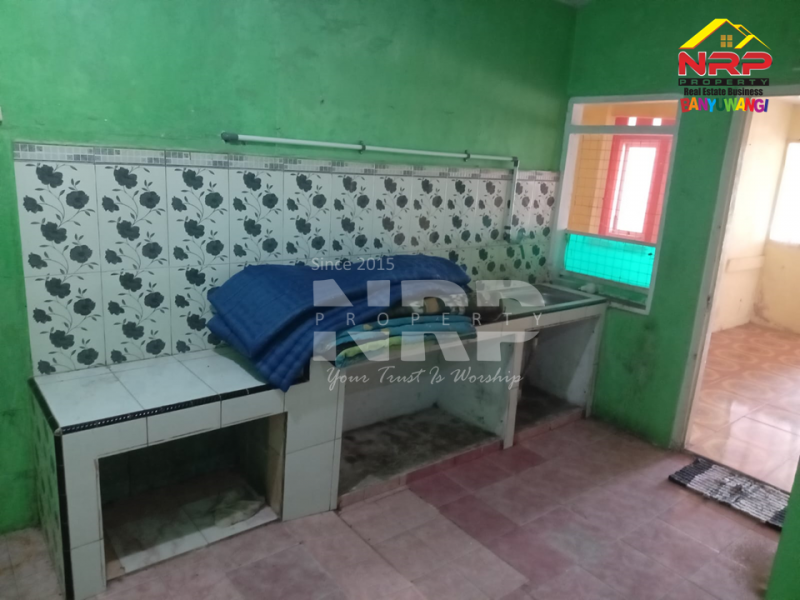 Disewakan Rumah Murah di Giri - Banyuwangi  Disewakan Rumah Murah di Giri - Banyuwangi  Disewakan Rumah Murah di Giri - Banyuwangi&nbsp;
Kawasan perumahan, Lokasinya juga mudah diakses&nbsp;
Terletak 50 Meter dari Jalan Utama Raden Wijaya - NRP BANYUWANGI