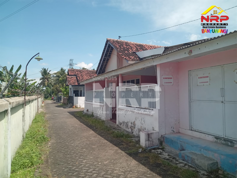 Disewakan Rumah Murah di Giri - Banyuwangi  Disewakan Rumah Murah di Giri - Banyuwangi  Disewakan Rumah Murah di Giri - Banyuwangi&nbsp;
Kawasan perumahan, Lokasinya juga mudah diakses&nbsp;
Terletak 50 Meter dari Jalan Utama Raden Wijaya - NRP BANYUWANGI
