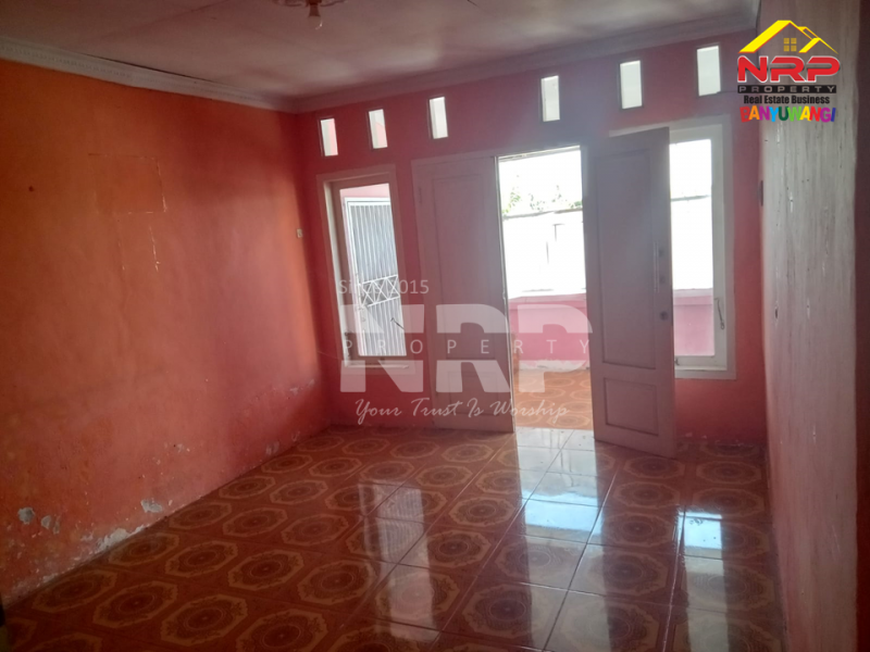 Disewakan Rumah Murah di Giri - Banyuwangi  Disewakan Rumah Murah di Giri - Banyuwangi  Disewakan Rumah Murah di Giri - Banyuwangi&nbsp;
Kawasan perumahan, Lokasinya juga mudah diakses&nbsp;
Terletak 50 Meter dari Jalan Utama Raden Wijaya - NRP BANYUWANGI