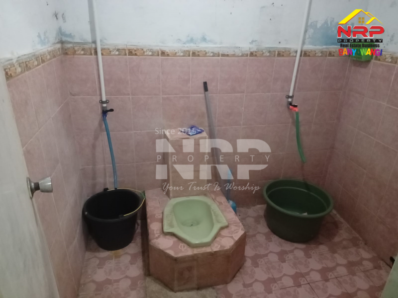 Disewakan Rumah Murah di Giri - Banyuwangi  Disewakan Rumah Murah di Giri - Banyuwangi  Disewakan Rumah Murah di Giri - Banyuwangi&nbsp;
Kawasan perumahan, Lokasinya juga mudah diakses&nbsp;
Terletak 50 Meter dari Jalan Utama Raden Wijaya - NRP BANYUWANGI