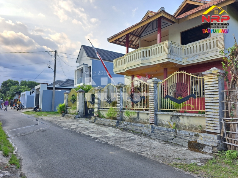 Disewakan rumah murah di Kebalenan - Banyuwangi  Disewakan rumah murah di Kebalenan - Banyuwangi  Disewakan rumah murah di Kebalenan - Banyuwangi&nbsp;
Hanya lantai 1 saja yang disewakan. Lokasi strategis pusat kota. Dekat BTN Banyuwangi
Dekat dengan NRP BANYUWANGI