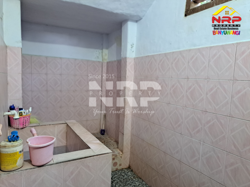 Disewakan rumah murah di Kebalenan - Banyuwangi  Disewakan rumah murah di Kebalenan - Banyuwangi  Disewakan rumah murah di Kebalenan - Banyuwangi&nbsp;
Hanya lantai 1 saja yang disewakan. Lokasi strategis pusat kota. Dekat BTN Banyuwangi
Dekat dengan NRP BANYUWANGI