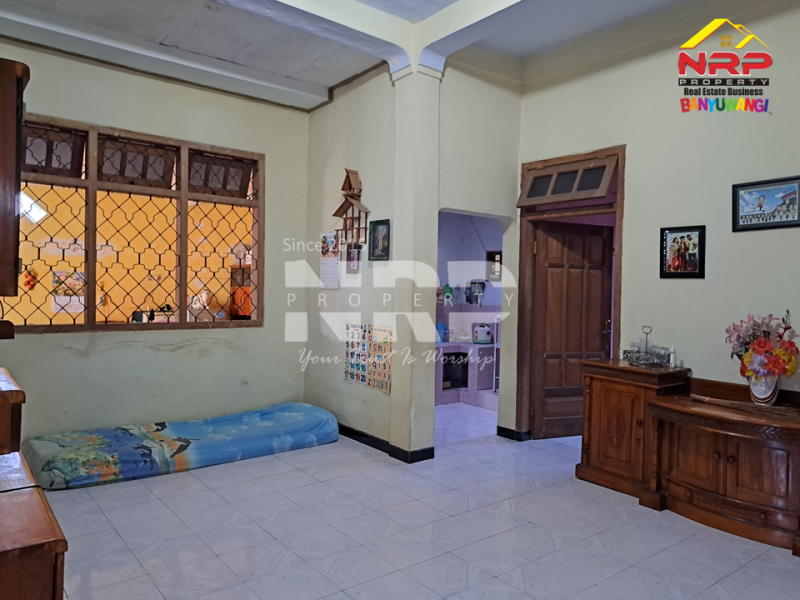 Disewakan rumah murah di Kebalenan - Banyuwangi  Disewakan rumah murah di Kebalenan - Banyuwangi  Disewakan rumah murah di Kebalenan - Banyuwangi&nbsp;
Hanya lantai 1 saja yang disewakan. Lokasi strategis pusat kota. Dekat BTN Banyuwangi
Dekat dengan NRP BANYUWANGI