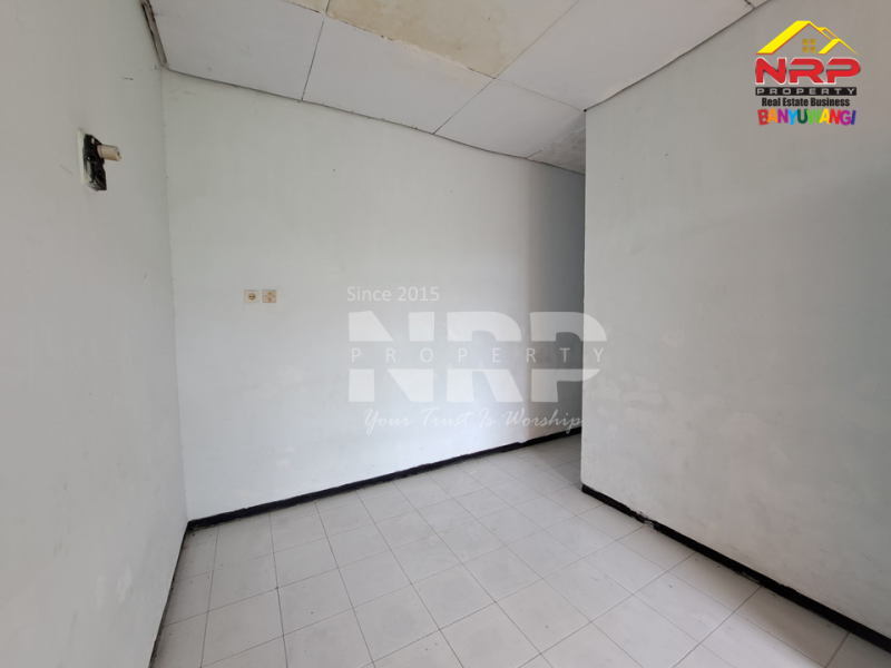 Disewakan Rumah Murah di Penganjuran Banyuwangi Kota  Disewakan Rumah Murah di Penganjuran - Banyuwangi  Disewakan Rumah Murah di Penganjuran - Banyuwangi&nbsp;
Sebelah kantor kejaksaan banyuwangi, Dekat dengan Sekolah SMP Muhammadiyah Banyuwangi&nbsp;
Berada di NRP BANYUWANGI