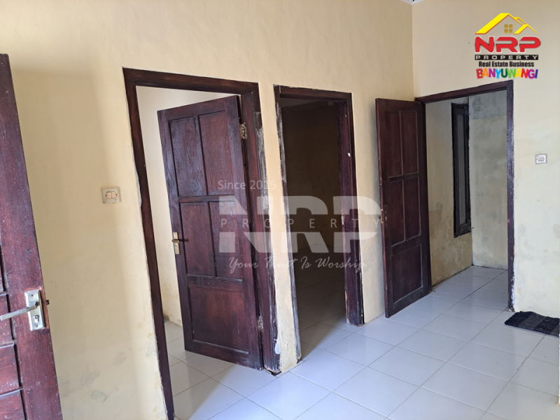 Disewakan Rumah Murah di Perum. Gedong Kertosari - Banyuwangi   Disewakan Rumah Murah di Perum. Gedong Kertosari - Banyuwangi   Disewakan Rumah Murah di Perum. Gedong Kertosari - Banyuwangi&nbsp;&nbsp;
Berada dikawasan perumahan . Sangat Cocok untuk hunian

Luas Tanah : 62 NRP BANYUWANGI