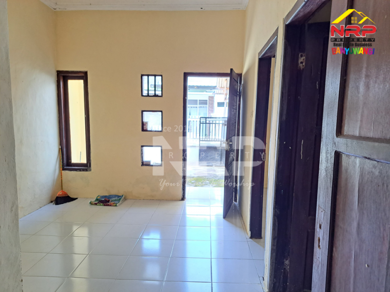 Disewakan Rumah Murah di Perum. Gedong Kertosari - Banyuwangi   Disewakan Rumah Murah di Perum. Gedong Kertosari - Banyuwangi   Disewakan Rumah Murah di Perum. Gedong Kertosari - Banyuwangi&nbsp;&nbsp;
Berada dikawasan perumahan . Sangat Cocok untuk hunian

Luas Tanah : 62 NRP BANYUWANGI