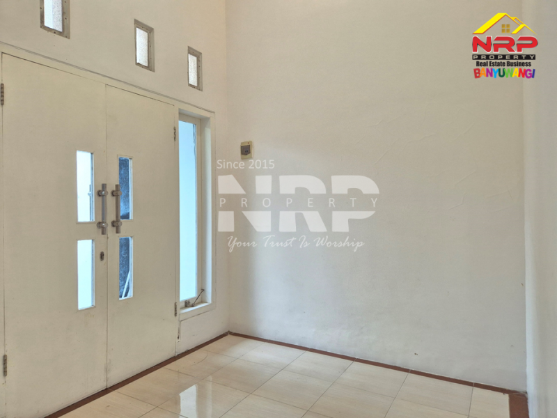 Disewakan Rumah Siap Huni di Kawasan Perumahan di Kebalenan - Banyuwangi Rumah disewakan murah di Banyuwangi Kota  Disewakan Rumah Siap Huni di Kawasan Perumahan di Kebalenan - Banyuwangi
Perumahan Exclusive Pusat Kota dengan Lingkungan Aman dan Nyaman
Keamanan 24 Jam NRP BANYUWANGI