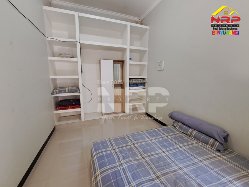 Disewakan Rumah Siap Huni di Perum Permata Banyuwangi Disewakan Rumah Siap Huni di Perum Permata Banyuwangi Disewakan Rumah Siap Huni di Perum Permata Banyuwangi
Llingkungan aman ( One Gate System ) dengan Security, Akses Jalan Sangat Lebar, Rindang dan NRP BANYUWANGI