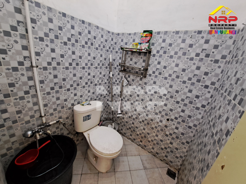 Disewakan Rumah Siap Huni di Perum Permata Banyuwangi Disewakan Rumah Siap Huni di Perum Permata Banyuwangi Disewakan Rumah Siap Huni di Perum Permata Banyuwangi
Llingkungan aman ( One Gate System ) dengan Security, Akses Jalan Sangat Lebar, Rindang dan NRP BANYUWANGI