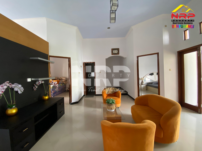 Disewakan Spacious House at Mendut Regency - Banyuwangi  Disewakan Spacious House Murah dan Luas di Mendut Regency - Banyuwangi  Disewakan Spacious House at Mendut Regency - Banyuwangi&nbsp;
Hunian elegan, Full Furniture dengan desain nyaman, akses dekat fasilitas umum.
Cocok untuk NRP BANYUWANGI