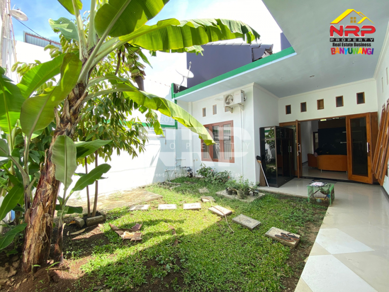 Disewakan Spacious House at Mendut Regency - Banyuwangi  Disewakan Spacious House Murah dan Luas di Mendut Regency - Banyuwangi  Disewakan Spacious House at Mendut Regency - Banyuwangi&nbsp;
Hunian elegan, Full Furniture dengan desain nyaman, akses dekat fasilitas umum.
Cocok untuk NRP BANYUWANGI