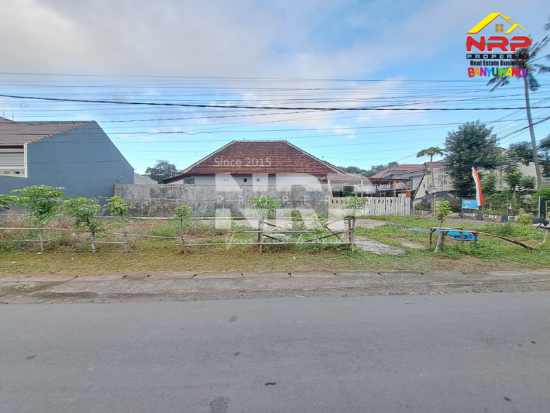 Disewakan Tanah Kosong murah strategis di Sobo Banyuwangi  Disewakan Tanah Kosong murah strategis di Sobo Banyuwangi  Disewakan Tanah Kosong murah strategis di Sobo Banyuwangi&nbsp;
Depan kawasan pendidikan,&nbsp; Dekat dengan sentra bisnis dan kuliner Jl. NRP BANYUWANGI
