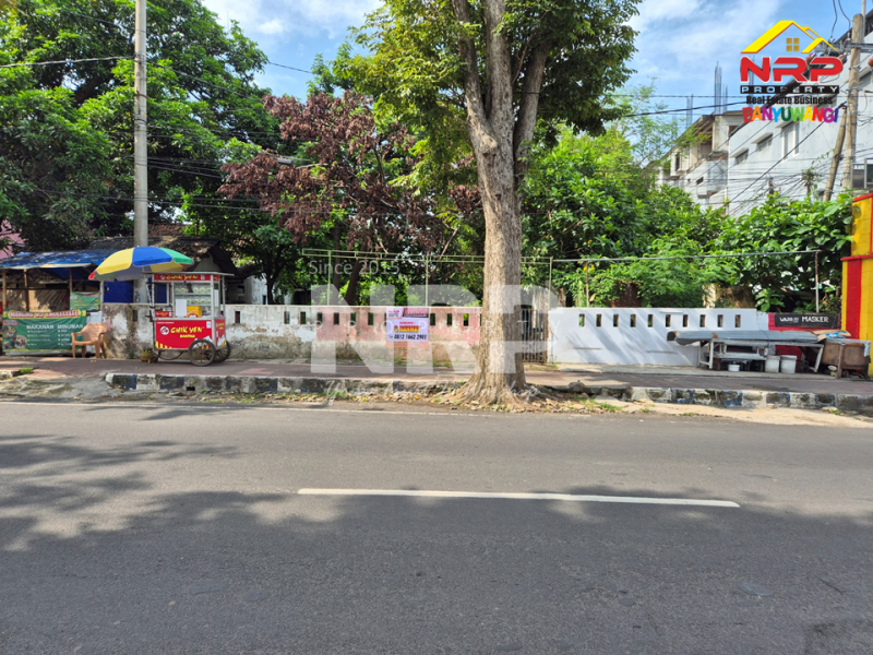 Disewakan Tanah Prospek di Pusat Kota Banyuwangi  Disewakan Tanah Prospek di Pusat Kota Banyuwangi  ? Disewakan Tanah Prospek di Pusat Kota Banyuwangi&nbsp;
Berdiri di pusat keramaian kota, Dekat Stadion Diponegoro Banyuwangi
Cocok untuk bisnis, kantor, NRP BANYUWANGI