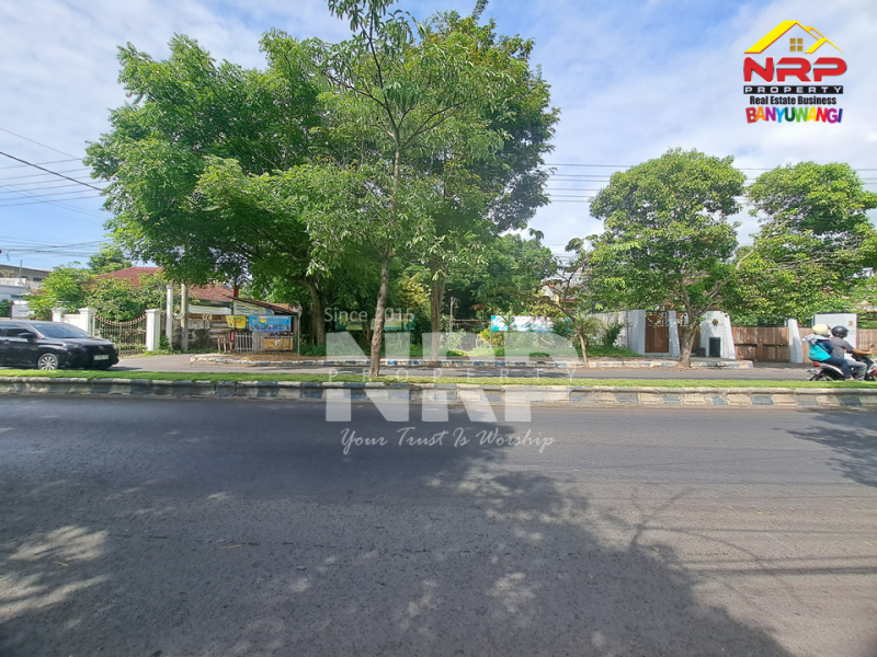 Disewakan Tanah Strategis Di Kebalenan - Banyuwangi  Disewakan Tanah Strategis Di Kebalenan - Banyuwangi  Dijual/Disewakan Tanah Strategis Di Kebalenan - Banyuwangi&nbsp;
Dekat dengan kantor pemerintahan,&nbsp; fasilitas pendidikan, perbelanjaan, transportasi NRP BANYUWANGI