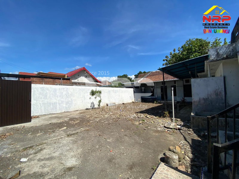 Disewakan Tanah+Bangunan Rumah Kos Prospek 250 Meter dari Simpang 3 Jl. Widuri, Banjarsari  Disewakan Tanah+Bangunan Rumah Kos Prospek 250 Meter dari Simpang 3 Jl. Widuri, Banjarsari  Disewakan Tanah+Bangunan Rumah Kos Prospek 250 Meter dari Simpang 3 Jl. Widuri, Banjarsari&nbsp;
Berada dikawasan Sekolah ternama di Banyuwangi, Cocok untuk NRP BANYUWANGI