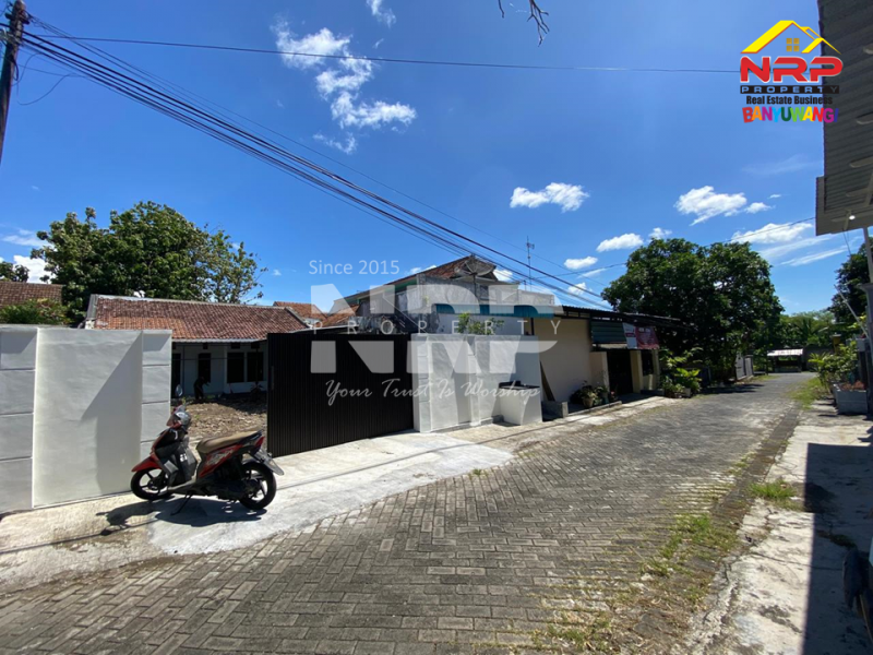 Disewakan Tanah+Bangunan Rumah Kos Prospek 250 Meter dari Simpang 3 Jl. Widuri, Banjarsari  Disewakan Tanah+Bangunan Rumah Kos Prospek 250 Meter dari Simpang 3 Jl. Widuri, Banjarsari  Disewakan Tanah+Bangunan Rumah Kos Prospek 250 Meter dari Simpang 3 Jl. Widuri, Banjarsari&nbsp;
Berada dikawasan Sekolah ternama di Banyuwangi, Cocok untuk NRP BANYUWANGI