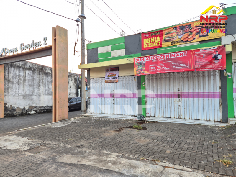 Disewakan Toko Murah di Kembiritan - Genteng Banyuwangi  Disewakan Toko Murah di Kembiritan - Genteng Banyuwangi  Disewakan Toko Murah di Kembiritan - Genteng Banyuwangi&nbsp;
Lokasi Stategis dan berada dikawasan perumahan tepi jln kembiritan.&nbsp;
Cocok untuk bisnis, NRP BANYUWANGI