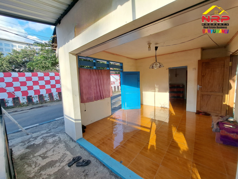 Disewakan Toko sebelah Hotel Aston Banyuwangi  Disewakan Toko Murah di Banyuwangi  Disewakan Toko sebelah Hotel Aston Banyuwangi&nbsp;
Lokasi Di Ruas Jalan Double W Brawijaya.
Dekat dengan fasilitas pendidikan, perbelanjaan, area bisnis, NRP BANYUWANGI