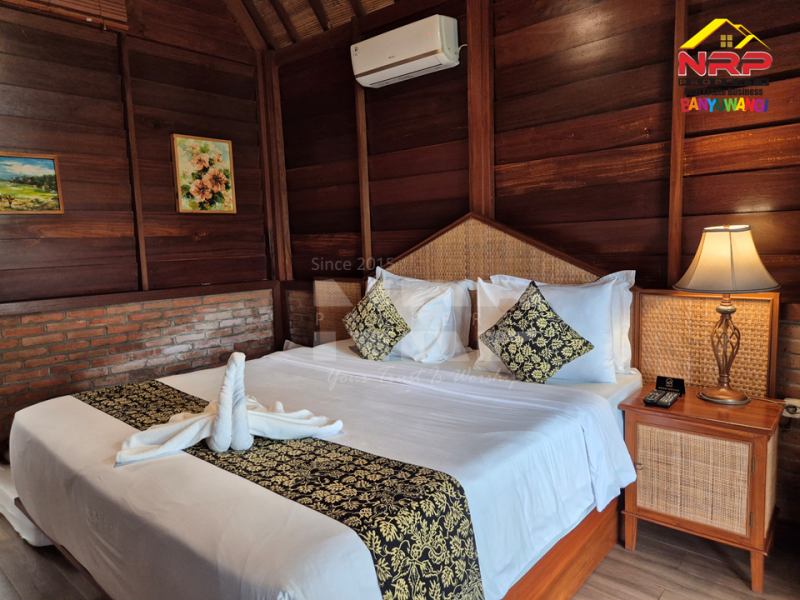 FOR SALE !! VILLA & RESTO PREMIUM FULL FURNITURE DI DESA LICIN - BANYUWANGI Jual hotel dan resto full furniture di Dekat Kawah Ijen Banyuwangi  FOR SALE !! VILLA & RESTO PREMIUM FULL FURNITURE DI DESA LICIN - BANYUWANGI&nbsp;
Hanya 30 Menit dari Kawasan Wisata Kawah Ijen. Terletak di Desa Wisata NRP BANYUWANGI