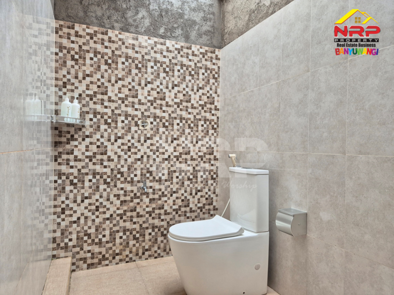 FOR SALE !! VILLA & RESTO PREMIUM FULL FURNITURE DI DESA LICIN - BANYUWANGI Jual hotel dan resto full furniture di Dekat Kawah Ijen Banyuwangi  FOR SALE !! VILLA & RESTO PREMIUM FULL FURNITURE DI DESA LICIN - BANYUWANGI&nbsp;
Hanya 30 Menit dari Kawasan Wisata Kawah Ijen. Terletak di Desa Wisata NRP BANYUWANGI