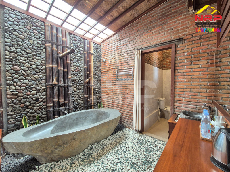 FOR SALE !! VILLA & RESTO PREMIUM FULL FURNITURE DI DESA LICIN - BANYUWANGI Jual hotel dan resto full furniture di Dekat Kawah Ijen Banyuwangi  FOR SALE !! VILLA & RESTO PREMIUM FULL FURNITURE DI DESA LICIN - BANYUWANGI&nbsp;
Hanya 30 Menit dari Kawasan Wisata Kawah Ijen. Terletak di Desa Wisata NRP BANYUWANGI