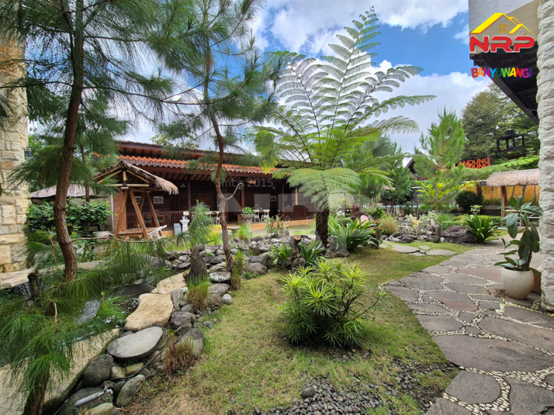 FOR SALE !! VILLA & RESTO PREMIUM FULL FURNITURE DI DESA LICIN - BANYUWANGI Jual hotel dan resto full furniture di Dekat Kawah Ijen Banyuwangi  FOR SALE !! VILLA & RESTO PREMIUM FULL FURNITURE DI DESA LICIN - BANYUWANGI&nbsp;
Hanya 30 Menit dari Kawasan Wisata Kawah Ijen. Terletak di Desa Wisata NRP BANYUWANGI