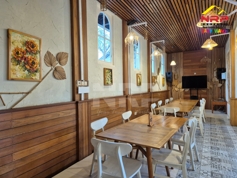 FOR SALE !! VILLA & RESTO PREMIUM FULL FURNITURE DI DESA LICIN - BANYUWANGI Jual hotel dan resto full furniture di Dekat Kawah Ijen Banyuwangi  FOR SALE !! VILLA & RESTO PREMIUM FULL FURNITURE DI DESA LICIN - BANYUWANGI&nbsp;
Hanya 30 Menit dari Kawasan Wisata Kawah Ijen. Terletak di Desa Wisata NRP BANYUWANGI