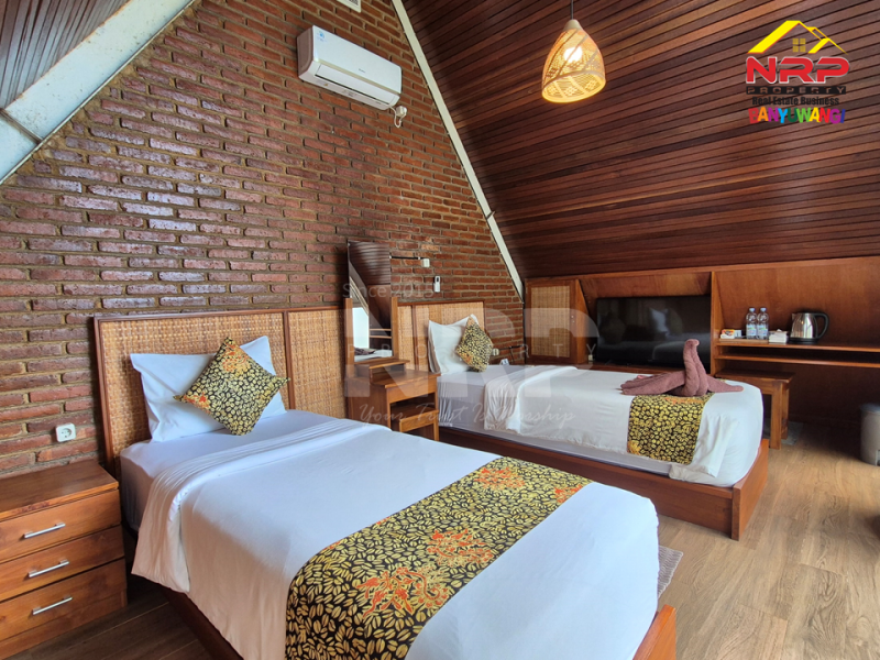 FOR SALE !! VILLA & RESTO PREMIUM FULL FURNITURE DI DESA LICIN - BANYUWANGI Jual hotel dan resto full furniture di Dekat Kawah Ijen Banyuwangi  FOR SALE !! VILLA & RESTO PREMIUM FULL FURNITURE DI DESA LICIN - BANYUWANGI&nbsp;
Hanya 30 Menit dari Kawasan Wisata Kawah Ijen. Terletak di Desa Wisata NRP BANYUWANGI