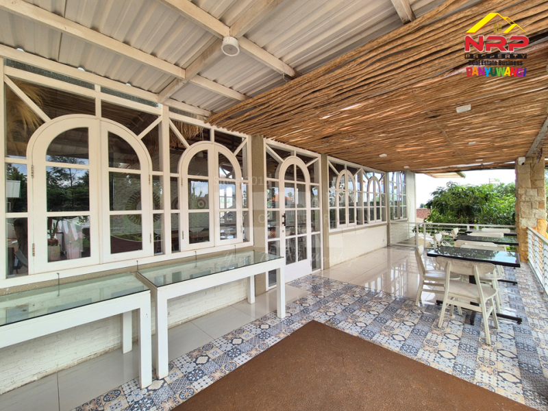 FOR SALE !! VILLA & RESTO PREMIUM FULL FURNITURE DI DESA LICIN - BANYUWANGI Jual hotel dan resto full furniture di Dekat Kawah Ijen Banyuwangi  FOR SALE !! VILLA & RESTO PREMIUM FULL FURNITURE DI DESA LICIN - BANYUWANGI&nbsp;
Hanya 30 Menit dari Kawasan Wisata Kawah Ijen. Terletak di Desa Wisata NRP BANYUWANGI