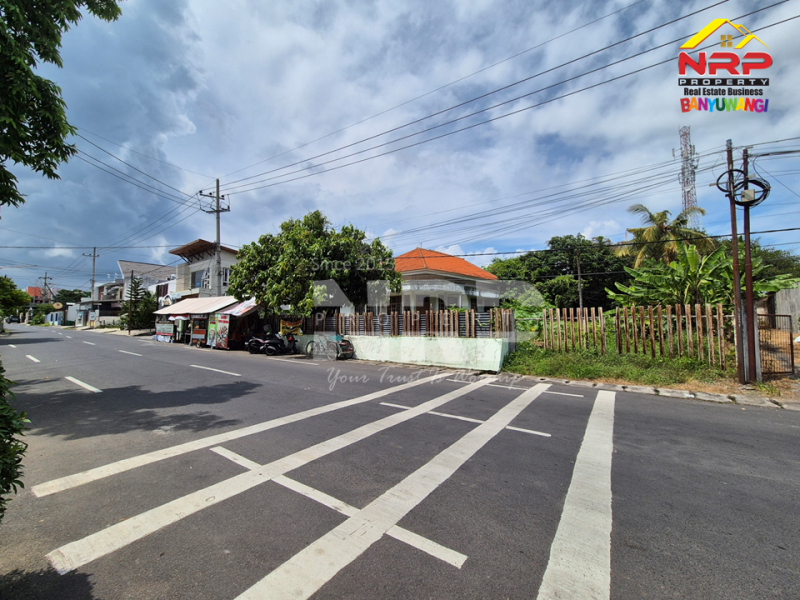 INVESTASI EMAS !! Dijual Tanah Prospek disebelah Kantor Pemkab Banyuwangi INVESTASI EMAS !! Dijual Tanah Prospek disebelah Kantor Pemkab Banyuwangi INVESTASI EMAS !! Dijual Tanah Prospek disebelah Kantor Pemkab Banyuwangi
Berada di Pusat Kota, Mobilitas padat orang pemerintahan.
Sangat Cocok untuk NRP BANYUWANGI