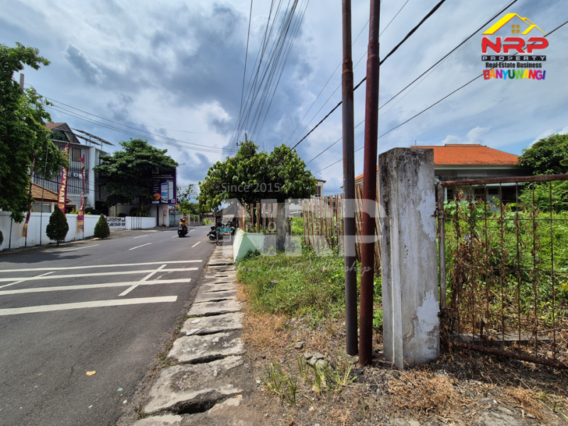 INVESTASI EMAS !! Dijual Tanah Prospek disebelah Kantor Pemkab Banyuwangi INVESTASI EMAS !! Dijual Tanah Prospek disebelah Kantor Pemkab Banyuwangi INVESTASI EMAS !! Dijual Tanah Prospek disebelah Kantor Pemkab Banyuwangi
Berada di Pusat Kota, Mobilitas padat orang pemerintahan.
Sangat Cocok untuk NRP BANYUWANGI