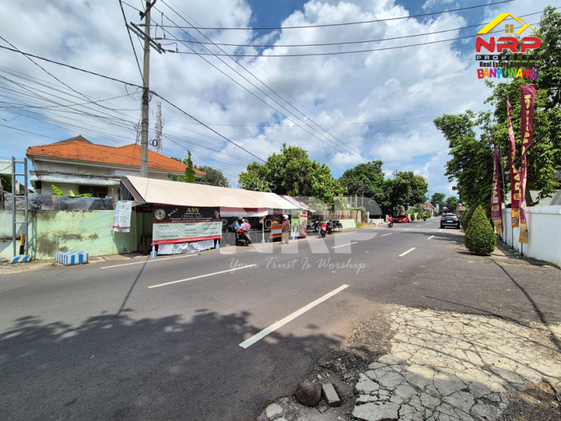 INVESTASI EMAS !! Dijual Tanah Prospek disebelah Kantor Pemkab Banyuwangi INVESTASI EMAS !! Dijual Tanah Prospek disebelah Kantor Pemkab Banyuwangi INVESTASI EMAS !! Dijual Tanah Prospek disebelah Kantor Pemkab Banyuwangi
Berada di Pusat Kota, Mobilitas padat orang pemerintahan.
Sangat Cocok untuk NRP BANYUWANGI