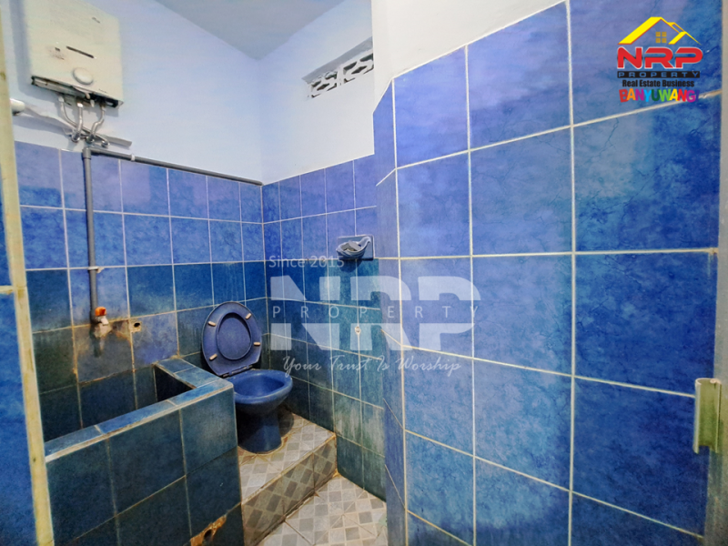 Jual Rumah 1,5 lantai murah di Klatak Banyuwangi  Jual Rumah 1,5 lantai murah di Klatak Banyuwangi  Memang bukan rumah dengan desain kekinian, tapi...
Rumah 1,5 lantai di Klatak ini menawarkan ruang yang lega dan lokasi yang nyaman untuk keluarga

LT/LB : NRP BANYUWANGI