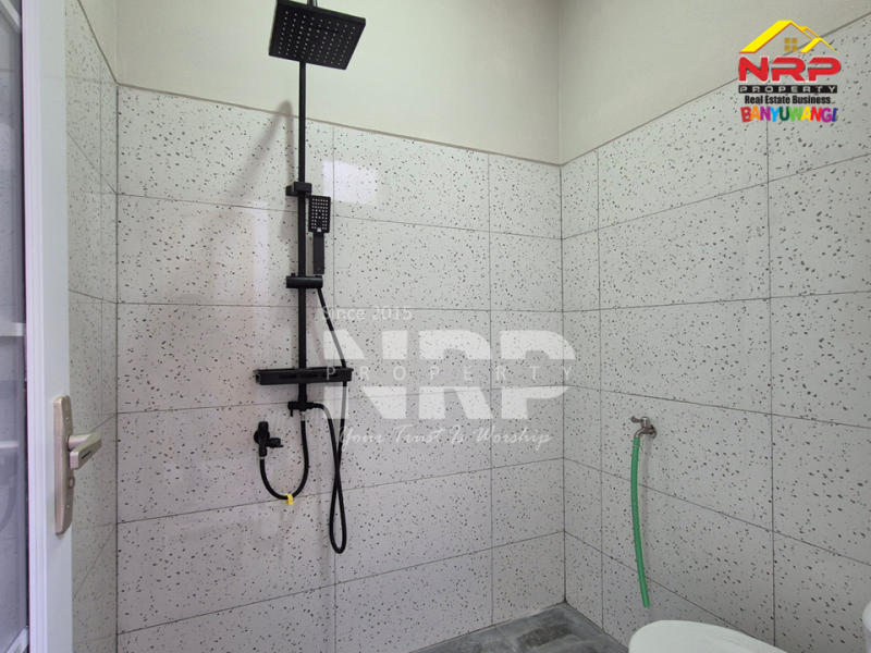 Jual Rumah Baru Modern Hook di Sobo Banyuwangi Jual Rumah Baru Modern Hook di Sobo Banyuwangi Rumah Baru Modern Hook di Sobo Banyuwangi
Hunian fresh from the oven dengan konsep modern minimalis, finishing rapi, dan layout ruangan yang minimalis tapi NRP BANYUWANGI