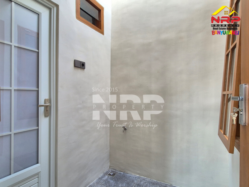 Jual Rumah Baru Modern Hook di Sobo Banyuwangi Jual Rumah Baru Modern Hook di Sobo Banyuwangi Rumah Baru Modern Hook di Sobo Banyuwangi
Hunian fresh from the oven dengan konsep modern minimalis, finishing rapi, dan layout ruangan yang minimalis tapi NRP BANYUWANGI