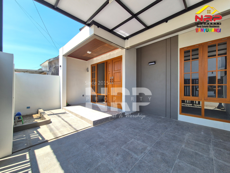 Jual Rumah Baru Modern Hook di Sobo Banyuwangi Jual Rumah Baru Modern Hook di Sobo Banyuwangi Rumah Baru Modern Hook di Sobo Banyuwangi
Hunian fresh from the oven dengan konsep modern minimalis, finishing rapi, dan layout ruangan yang minimalis tapi NRP BANYUWANGI